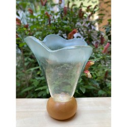 ΒΑΖΟ ΓΥΑΛΙΝΟ ΜΕ ΞΥΛΙΝΗ ΒΑΣΗ BY GLASS STUDIO